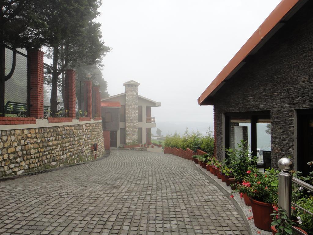 Club Mahindra Kanatal Luaran gambar